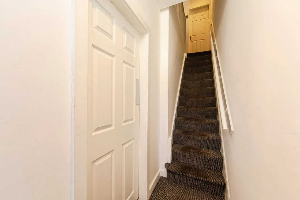 Molyneux Road, Kensington, L6, photo 2