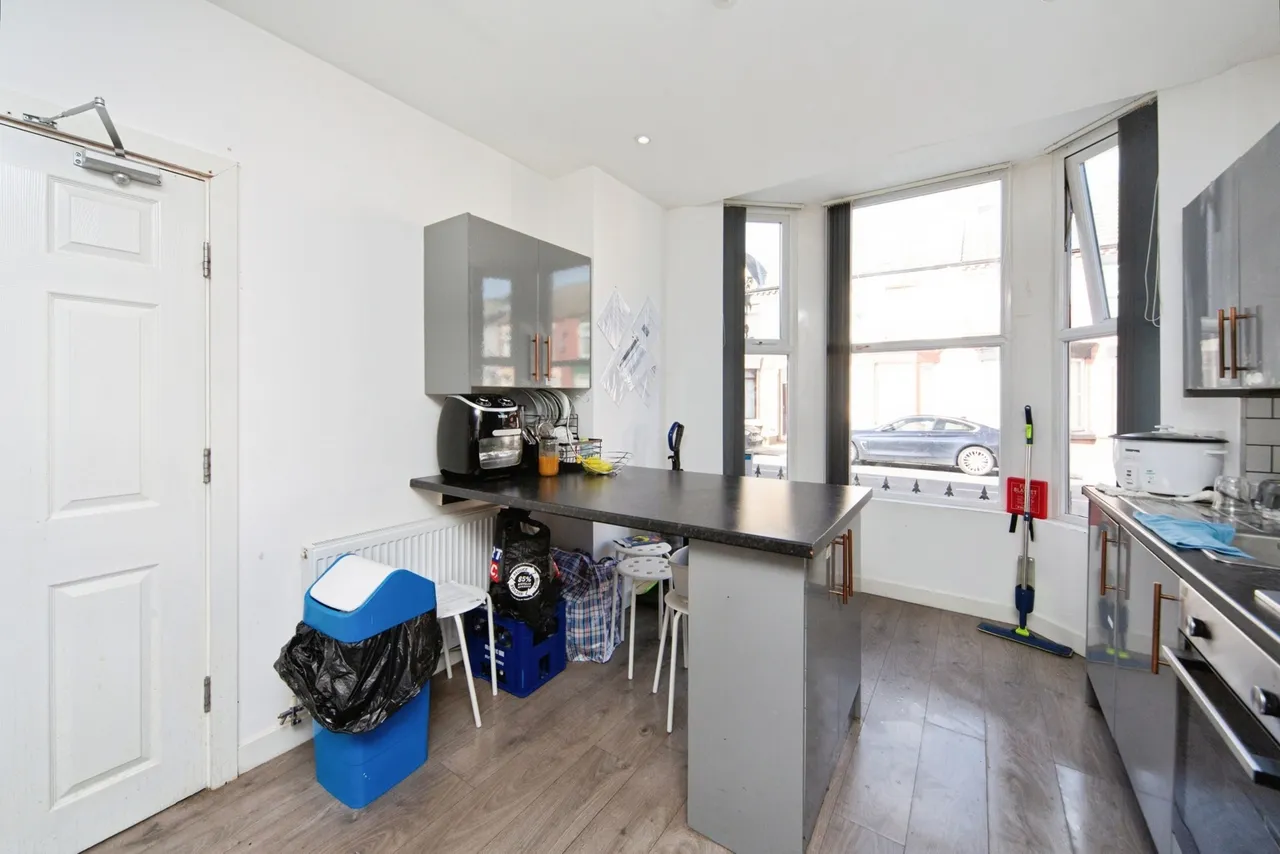 Molyneux Road, Kensington, L6, photo 10