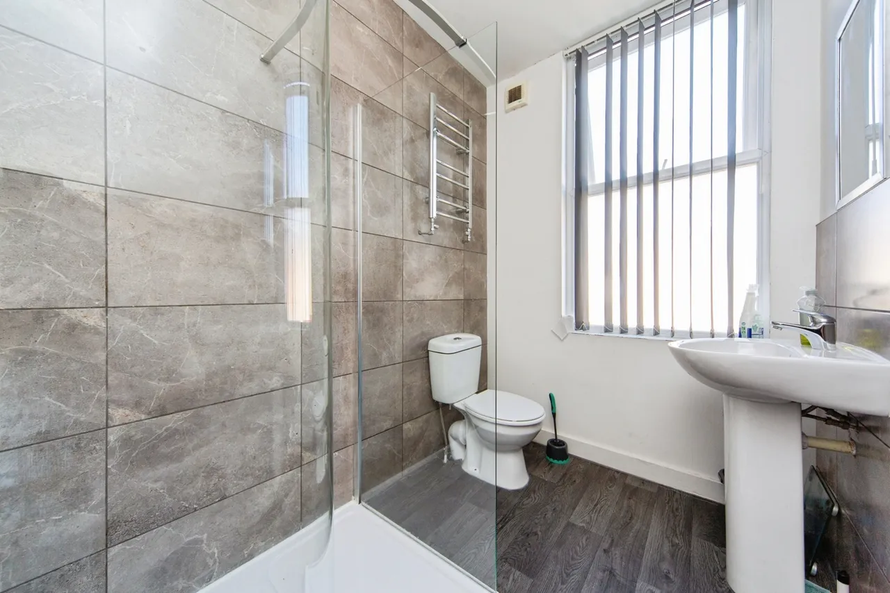 Molyneux Road, Kensington, L6, photo 17