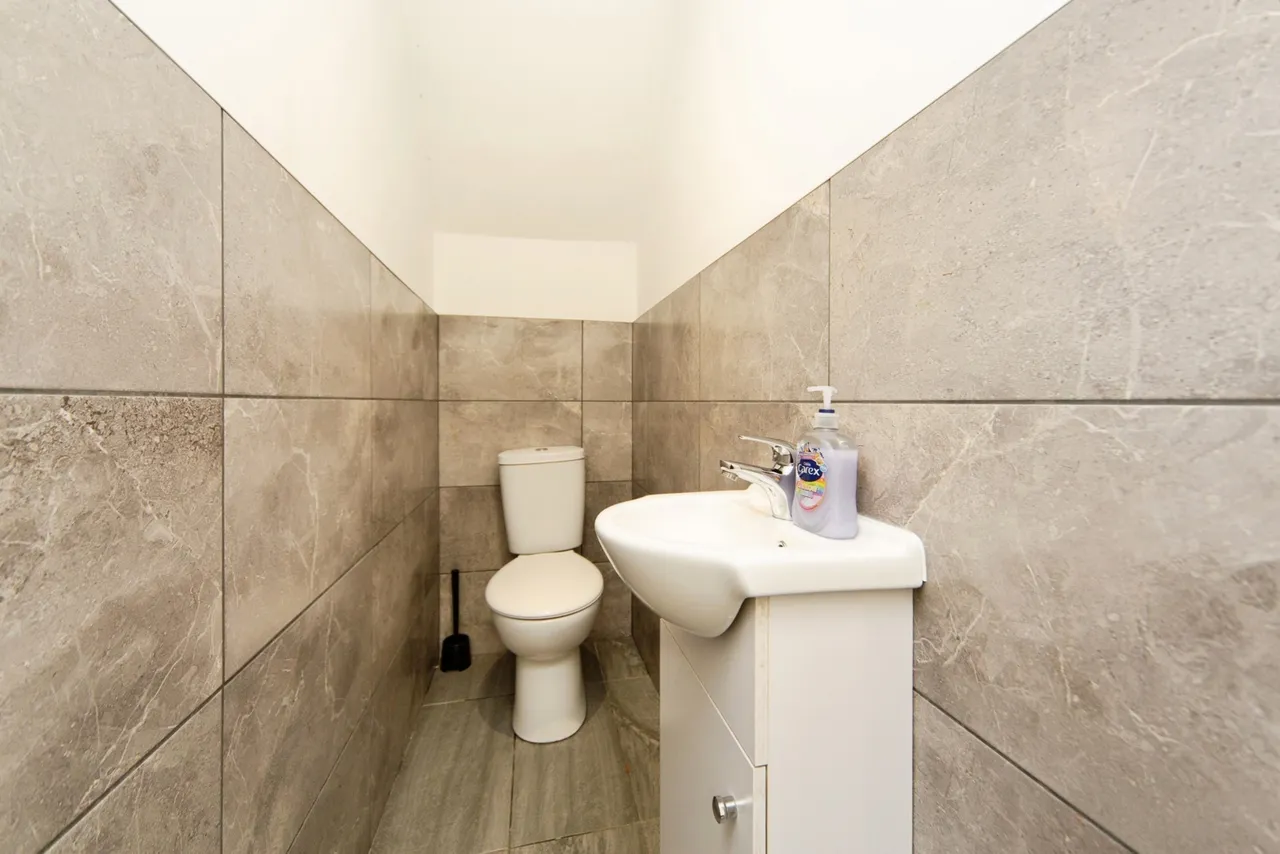 Molyneux Road, Kensington, L6, photo 7