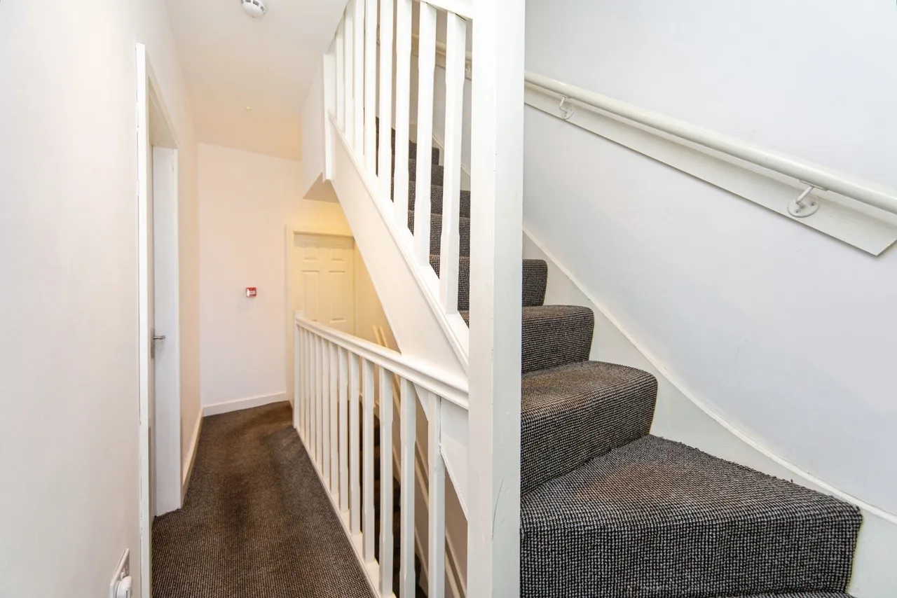 Molyneux Road, Kensington, L6, photo 14