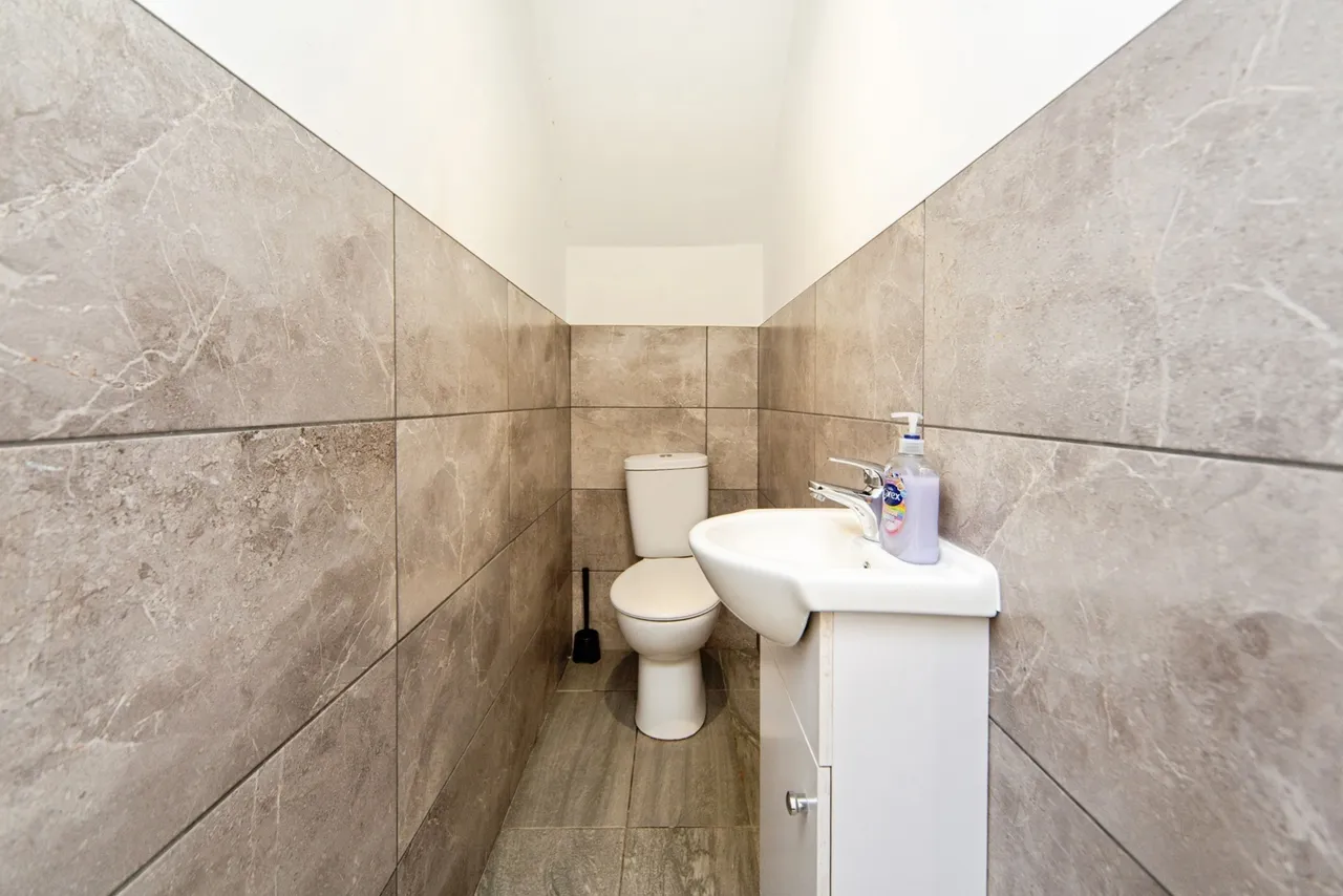 Molyneux Road, Kensington, L6, photo 6