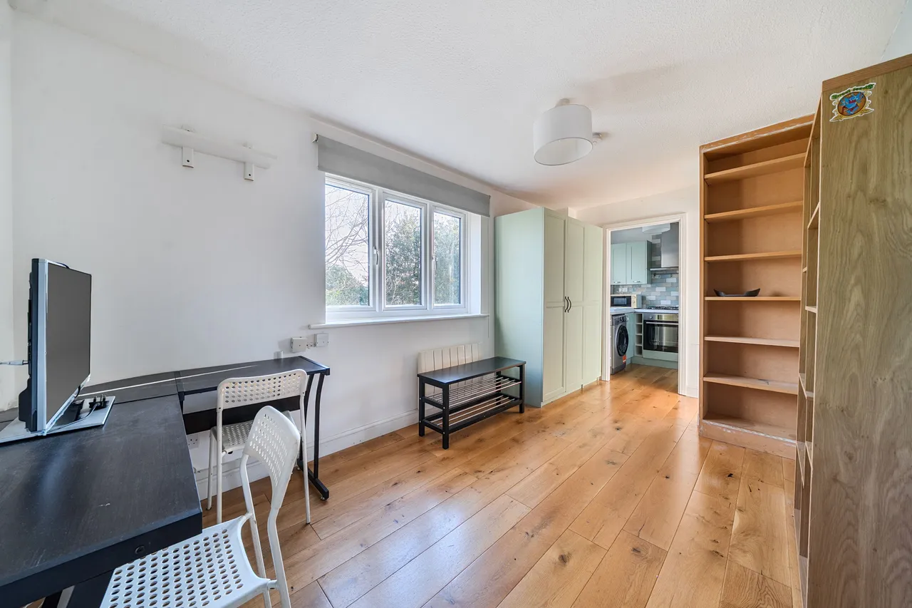 70 Azalea Court, Azalea Close, London, photo 6