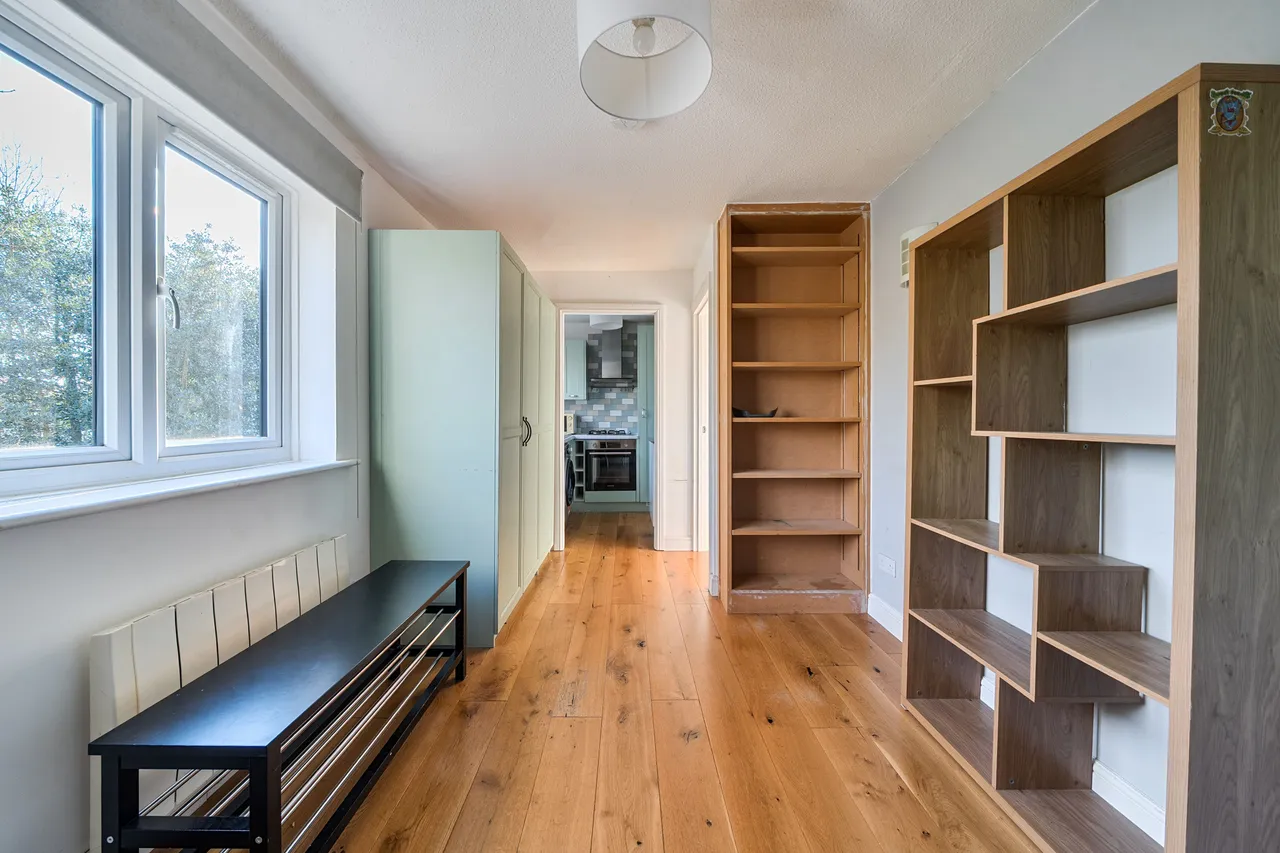 70 Azalea Court, Azalea Close, London, photo 5