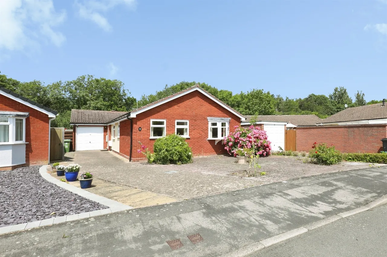 4 bed house for sale — Oxford Way, Wellesbourne, Warwick