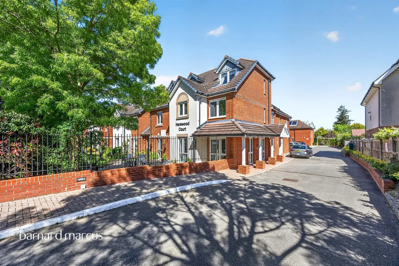 2 bed flat for sale — Limpsfield Road, Warlingham