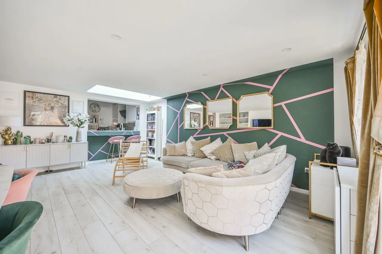 53 Westbeech Road, London, photo 4