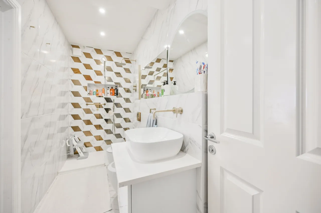53 Westbeech Road, London, photo 8