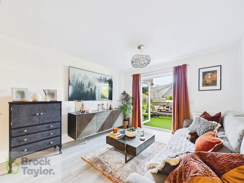 Woodside, Franklands Village, RH16, photo 10
