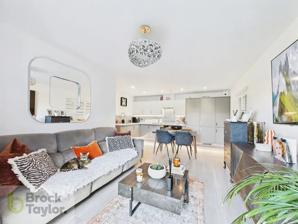 Woodside, Franklands Village, RH16, photo 3