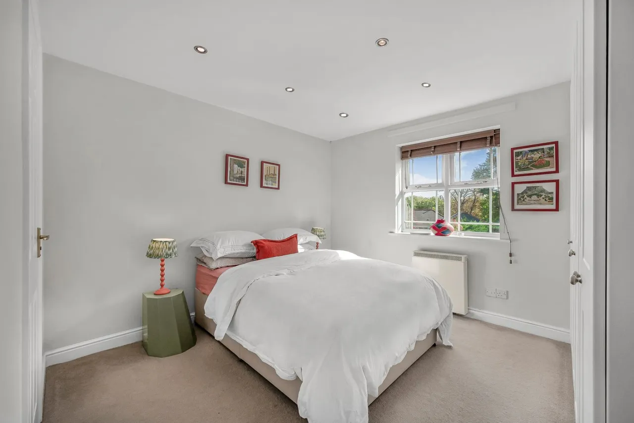 2 bed flat for sale, John Archer Way, London, SW18