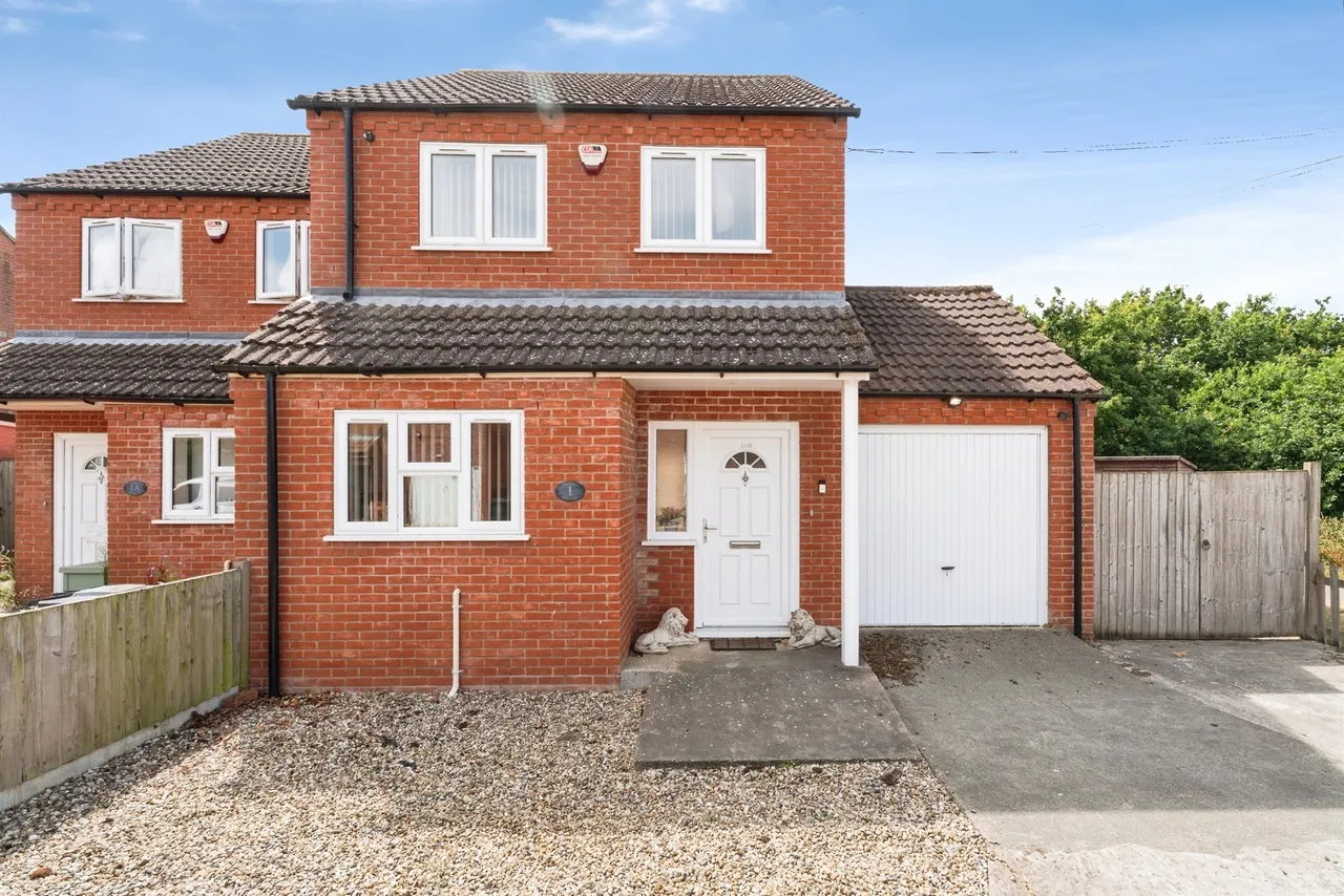 3 bed house for sale — Wellington Crescent, Sculthorpe, Fakenham