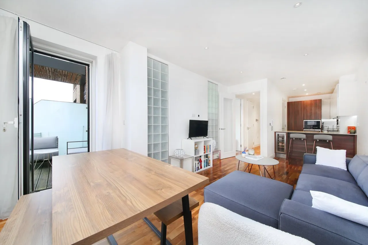 Juniper Drive, London, SW18, photo 3