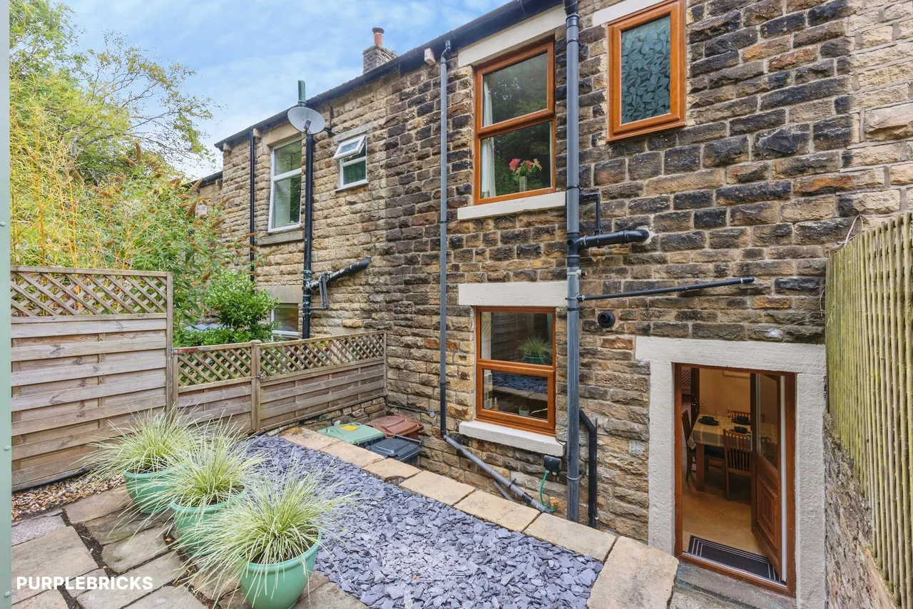 High Street West, Glossop, SK13, photo 24