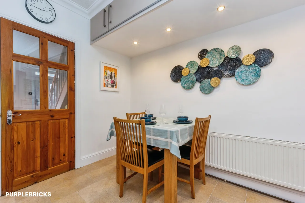 High Street West, Glossop, SK13, photo 12