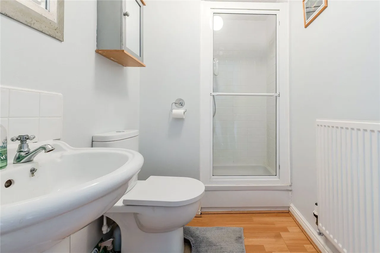 Redwald Drive, Guiseley, LS20, photo 14