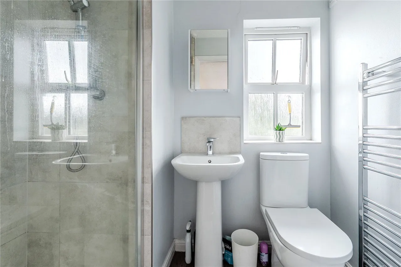 Redwald Drive, Guiseley, LS20, photo 16