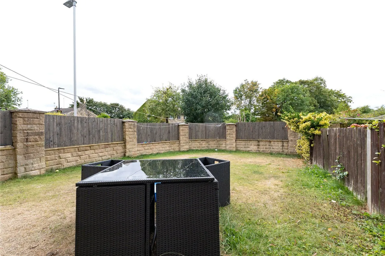 Redwald Drive, Guiseley, LS20, photo 7