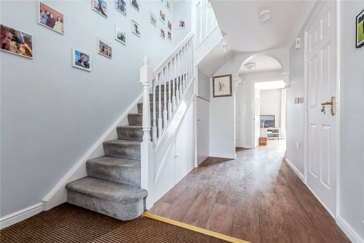 Redwald Drive, Guiseley, LS20, photo 10
