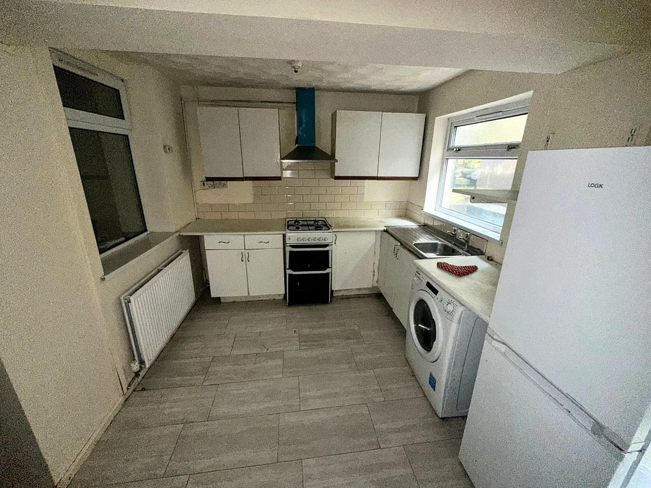 North Road, Porth, CF39, photo 2