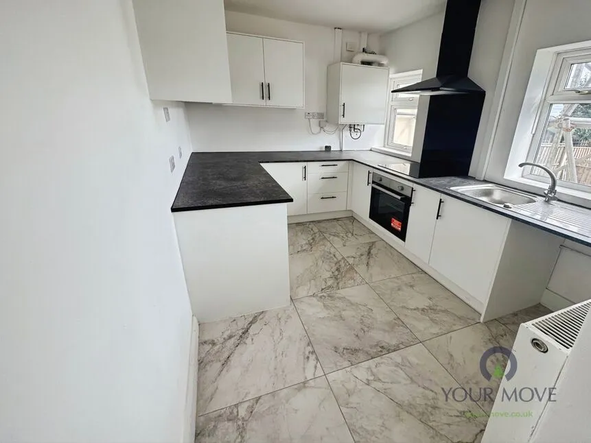 St. Leonards Place, Shirland, DE55, photo 3