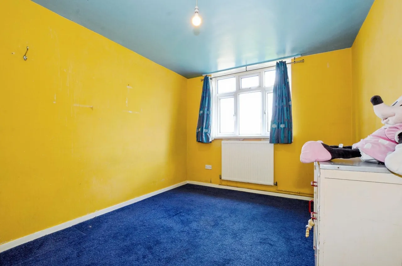 Canberra Drive, Northolt, UB5, photo 13