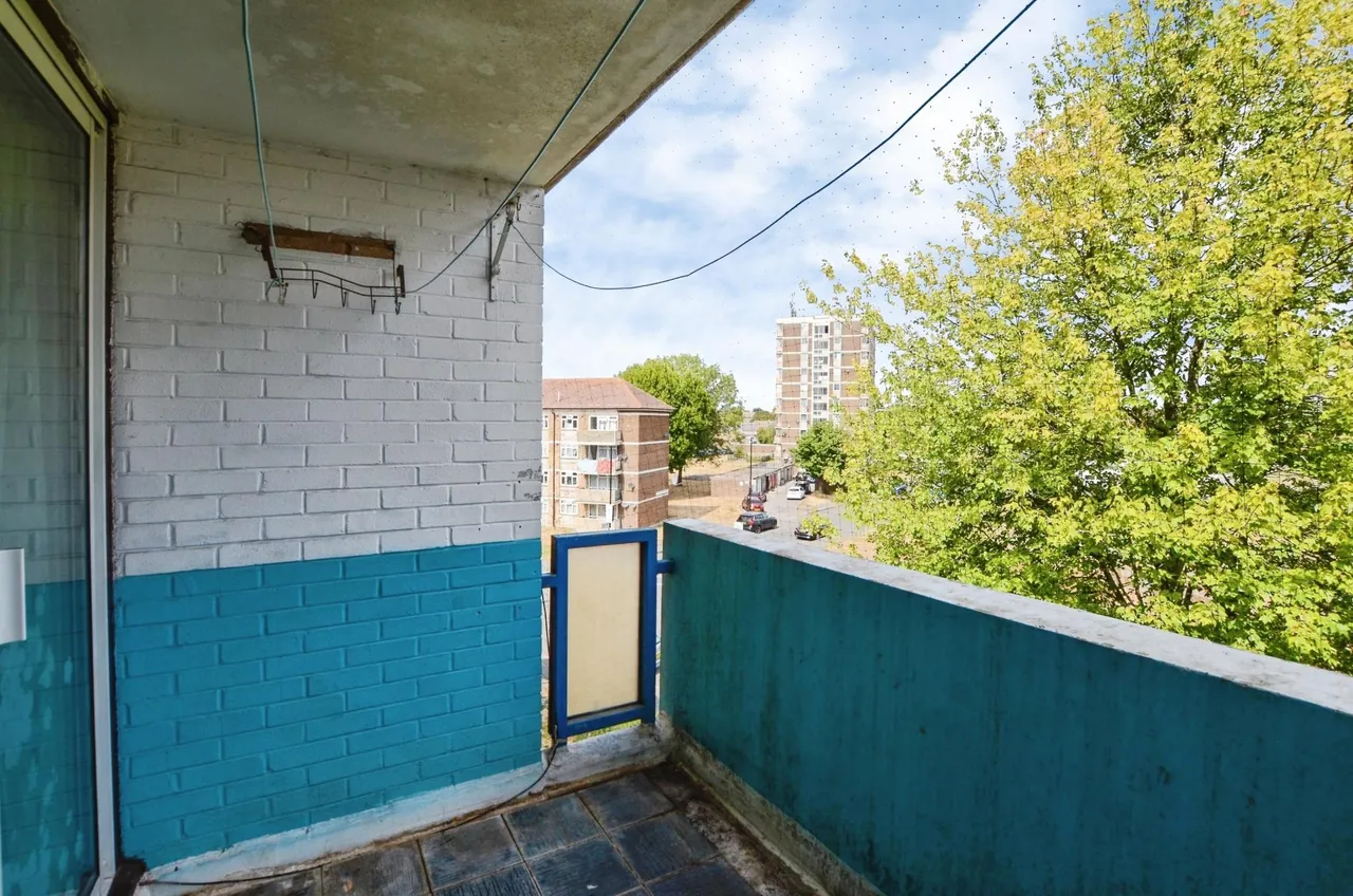 Canberra Drive, Northolt, UB5, photo 5