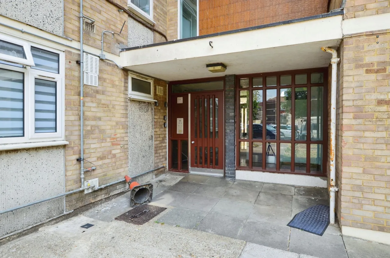 Canberra Drive, Northolt, UB5, photo 19