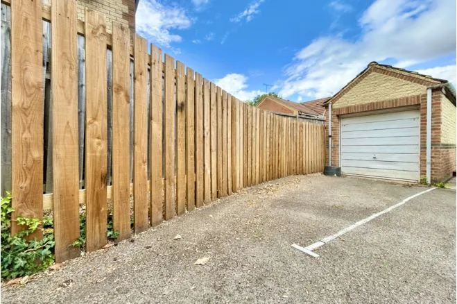 Wilkins Close, Upper Stratton, SN2, photo 15