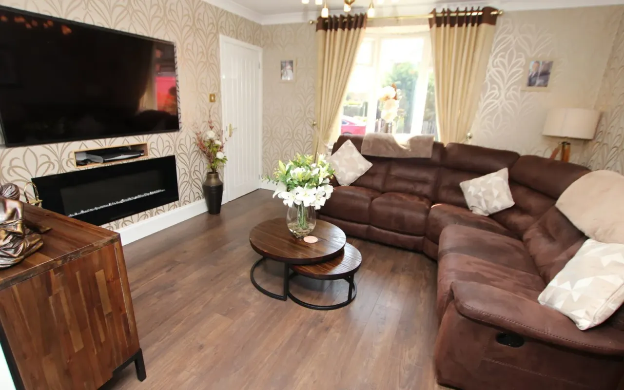 Kendal Crescent, Worsbrough Bridge, B..., photo 7