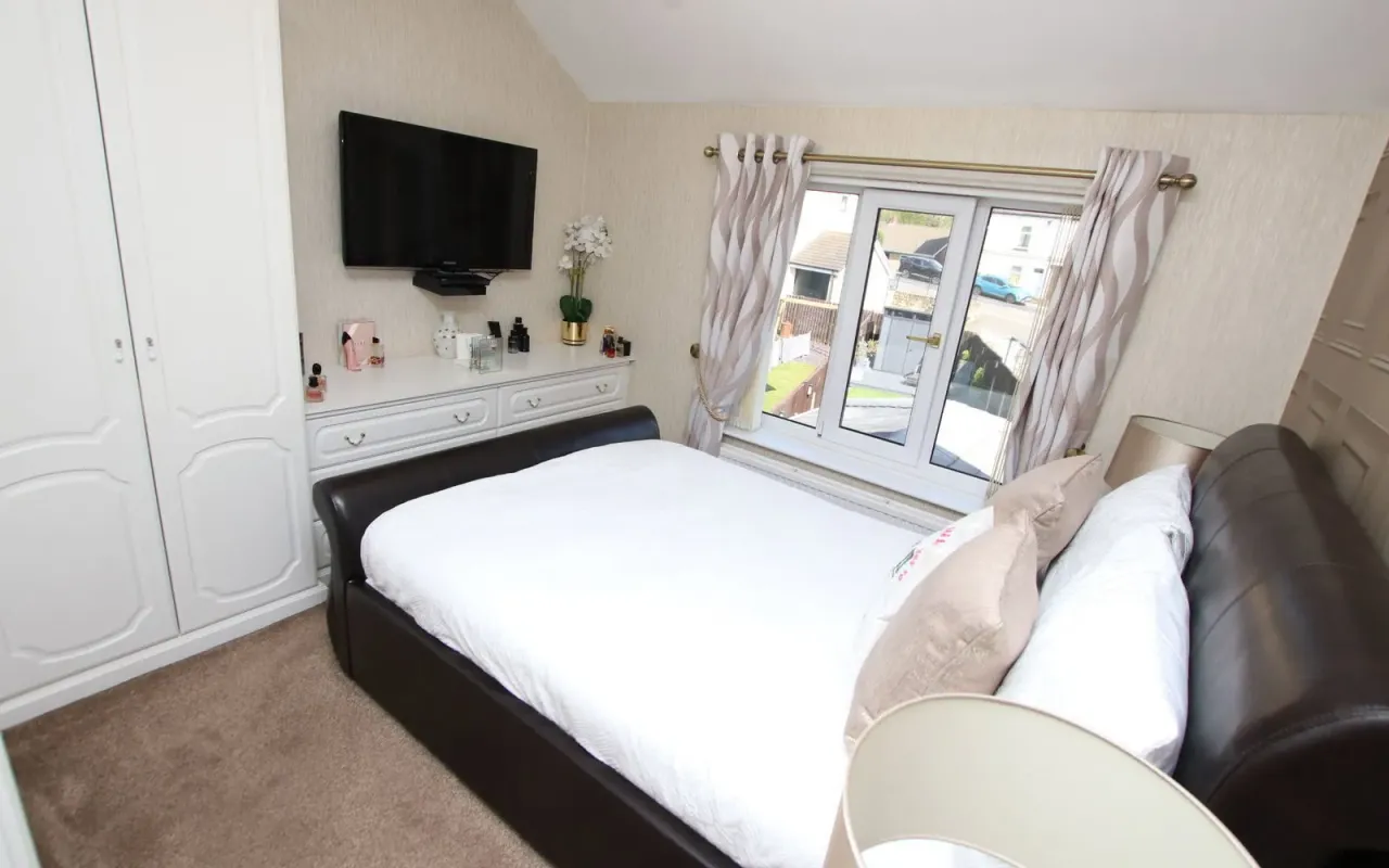 Kendal Crescent, Worsbrough Bridge, B..., photo 11