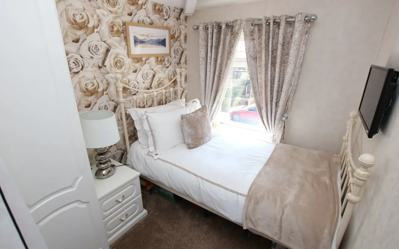 Kendal Crescent, Worsbrough Bridge, B..., photo 13