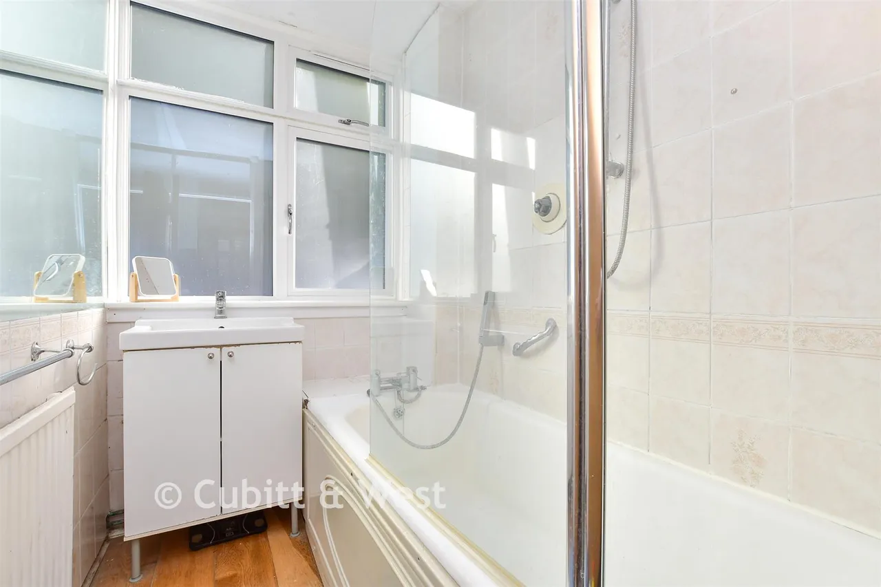 Kingston Road, Epsom, KT17, photo 14