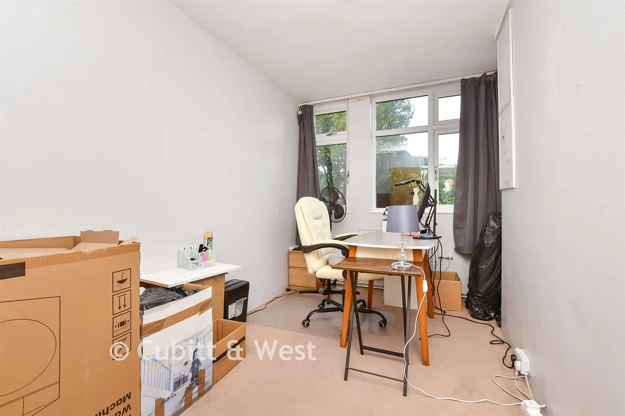 Kingston Road, Epsom, KT17, photo 12