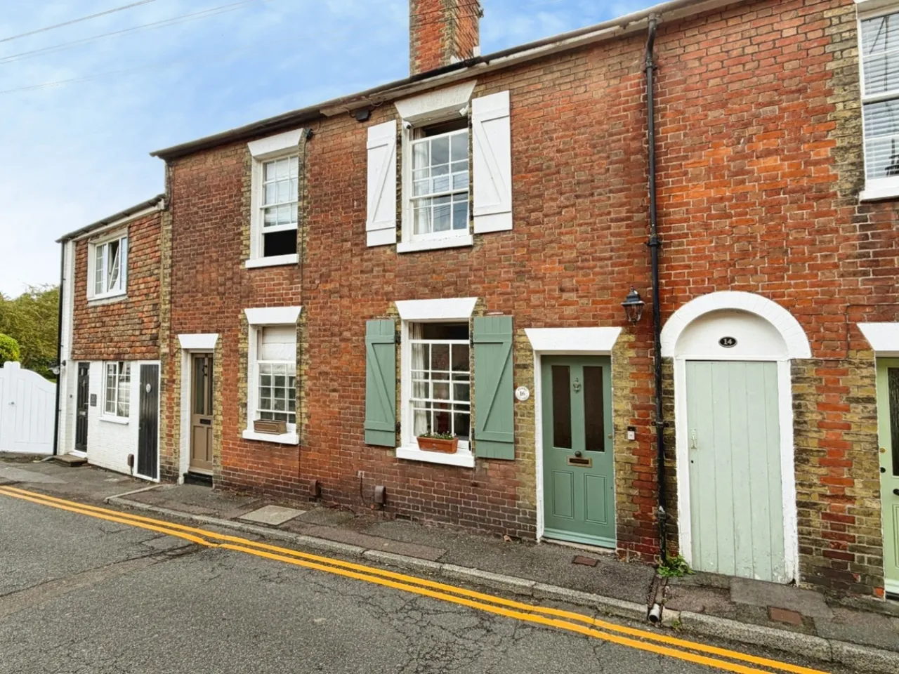 2 bed house to rent, Theatre Street, Hythe, CT21