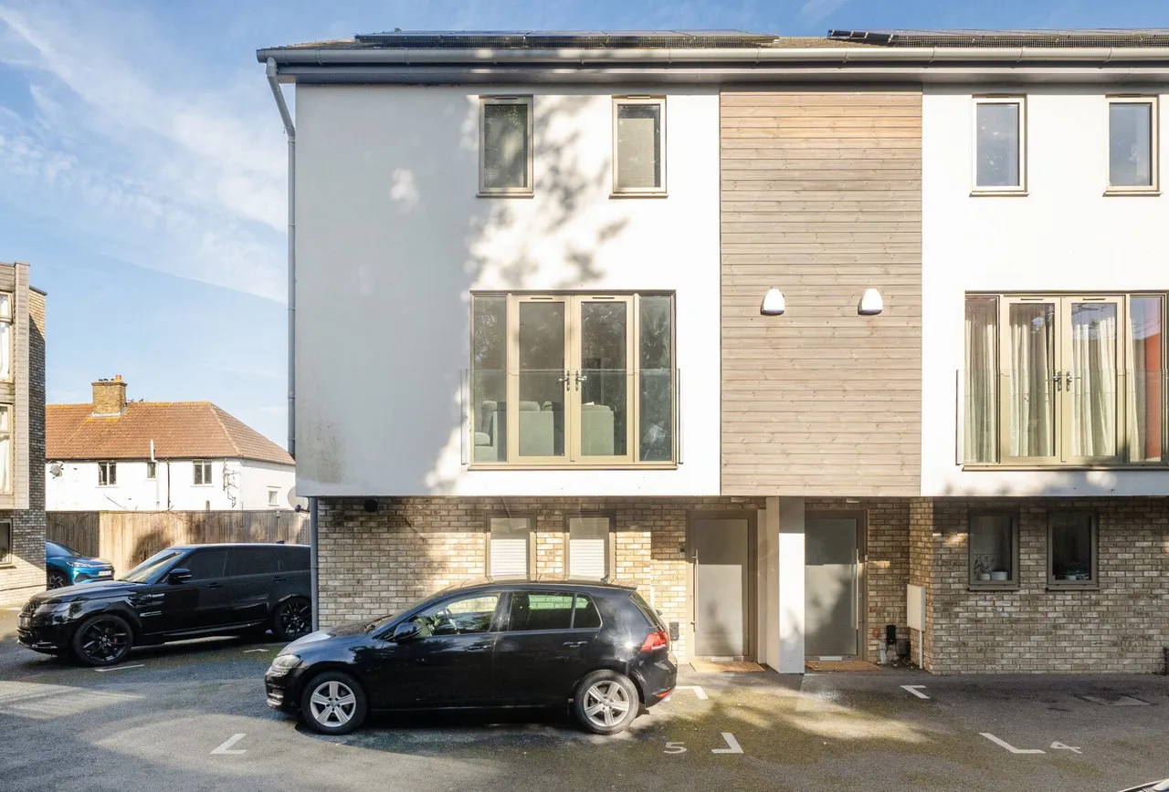4 bed house for sale — York Lane, Mitcham, CR4 1GX
