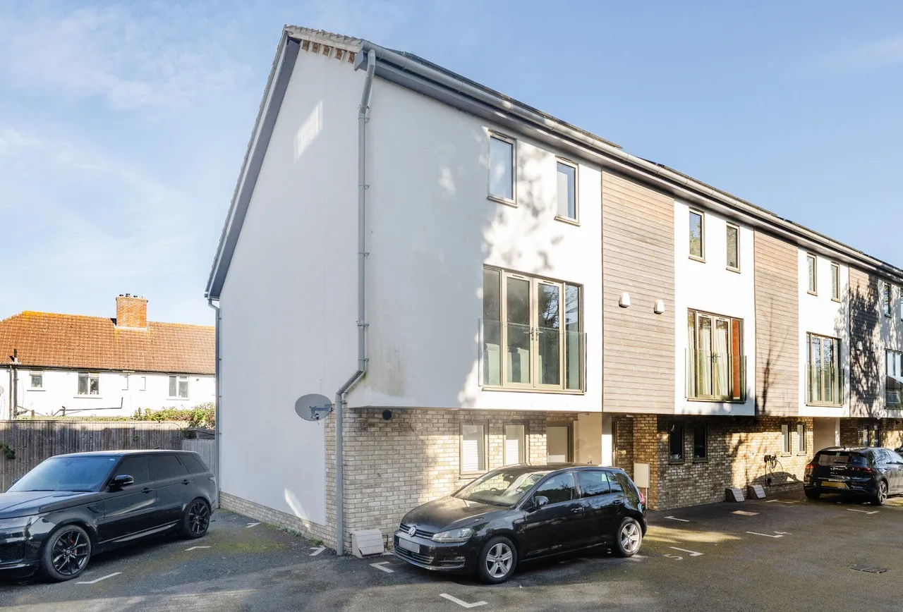 York Lane, Mitcham, CR4 1GX, photo 9