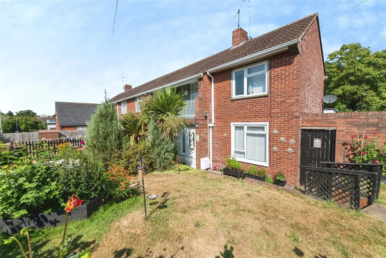 2 bed flat for sale, Burnthouse Lane, Exeter, EX2