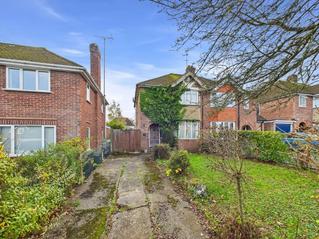 2 bed house for sale, Redhatch Drive, Earley, RG6
