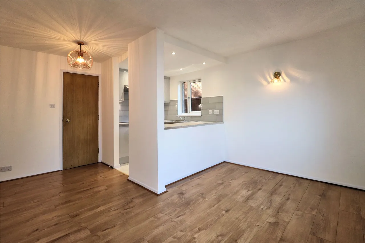 Tucker Road, Ottershaw, KT16, photo 5