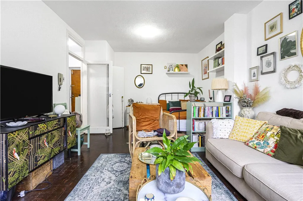 Carlton Drive, London, SW15, photo 2