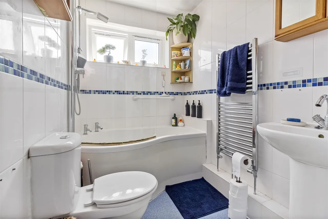 Montreal Way, West Durrington, Worthing, photo 6