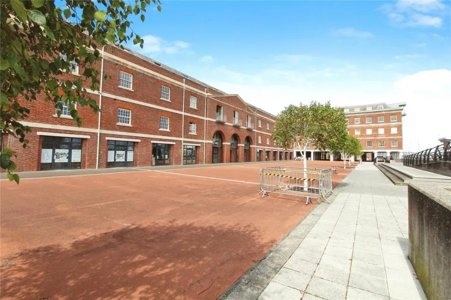 Salt Meat Lane, Gosport, PO12, photo 12