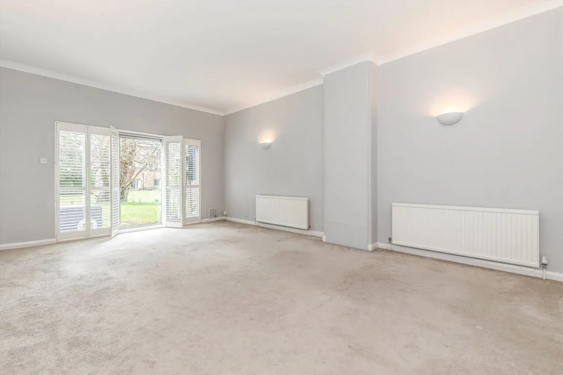 Stroudwater Park, Weybridge, KT13, photo 2