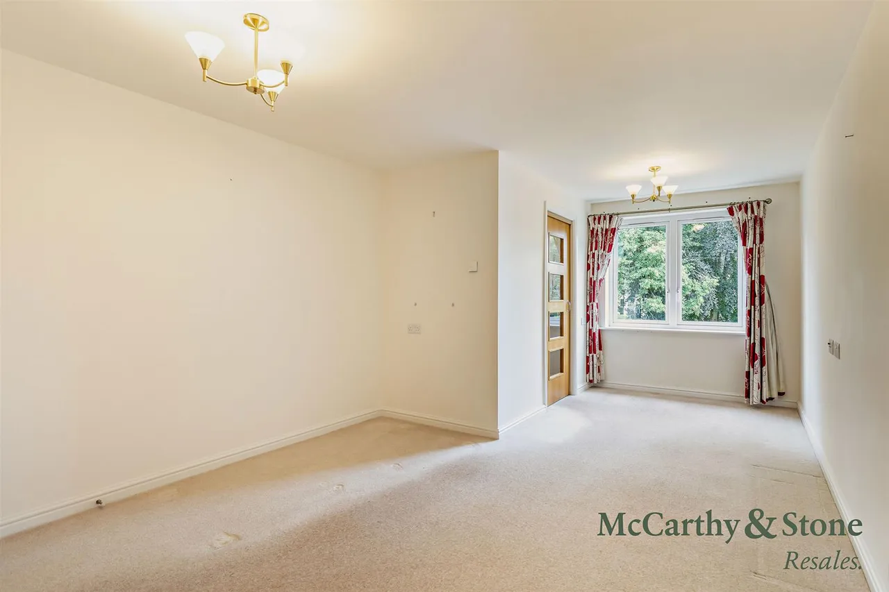 Overnhill Road, Downend, BS16, photo 3