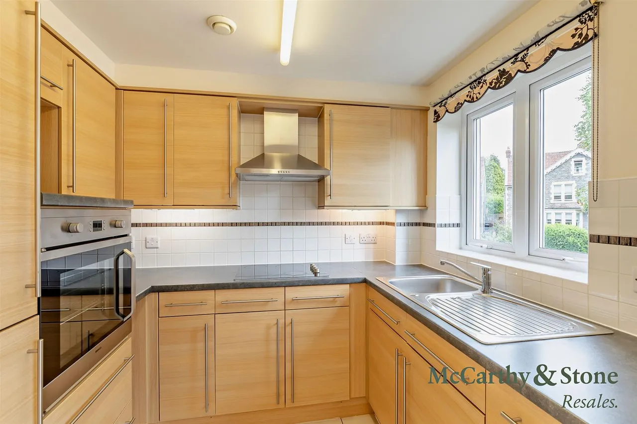 Overnhill Road, Downend, BS16, photo 5