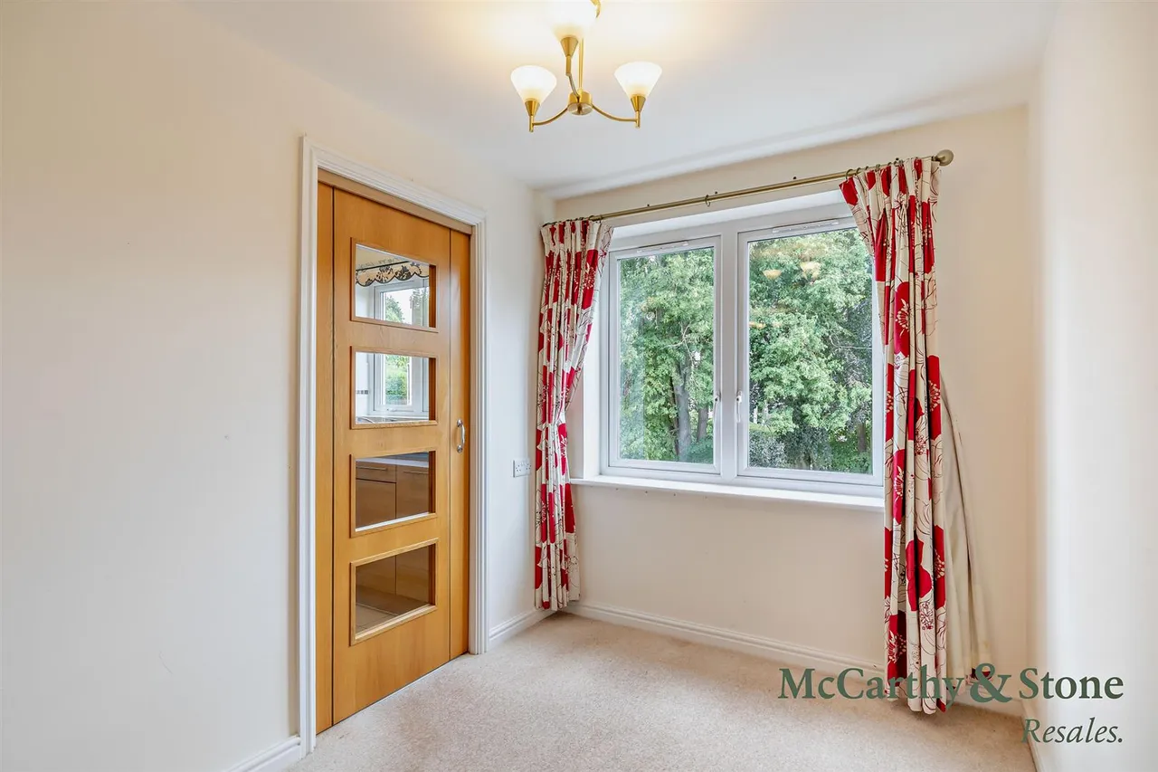 Overnhill Road, Downend, BS16, photo 4