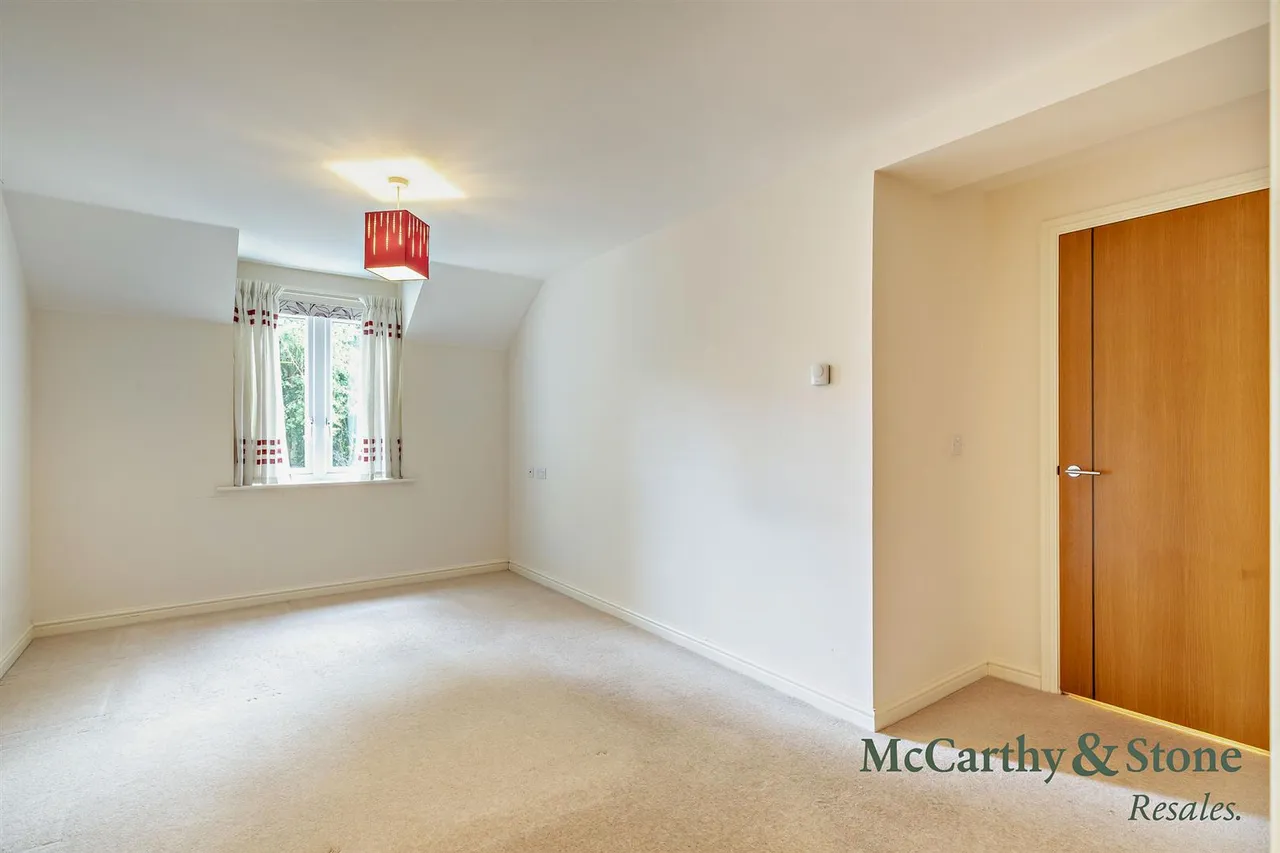 Overnhill Road, Downend, BS16, photo 6