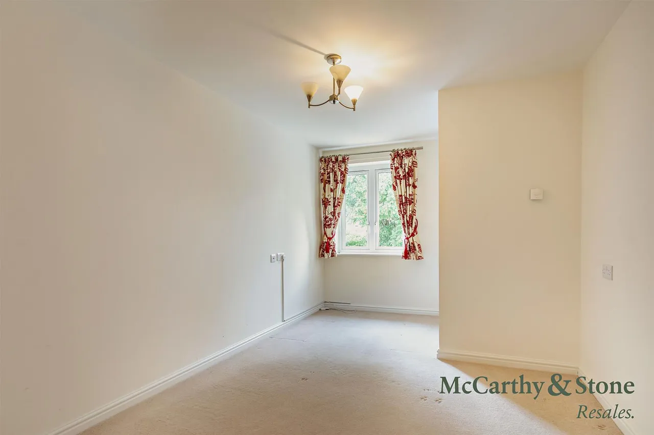 Overnhill Road, Downend, BS16, photo 9