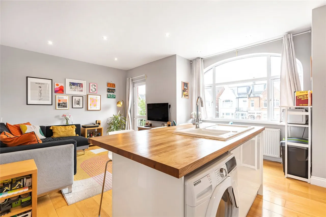 2 bed flat for sale — Mitcham Lane, Furzedown